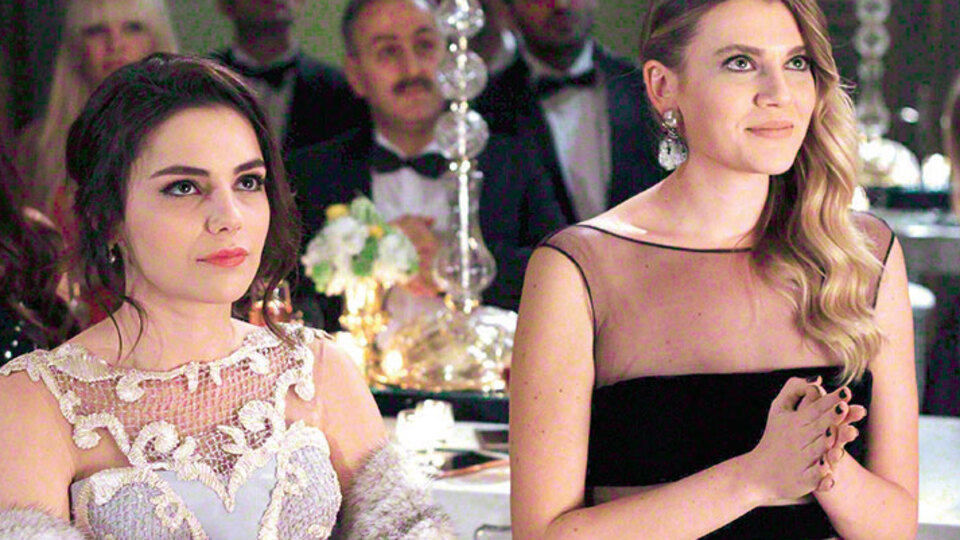 Dizide düşman sette dostlar