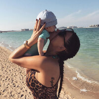 Yenge çocuğunu vücuduna kazıdı