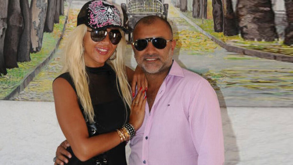 Eşinin öldüğüne inanmıyor!