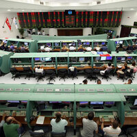 Yabancı borsada 'emekli' oldu