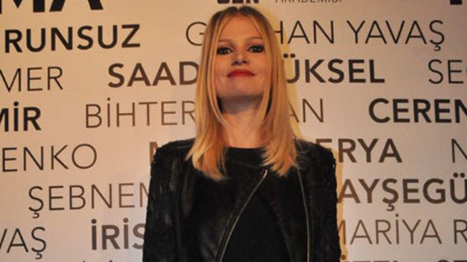 Mankenliğe geri dönüyor