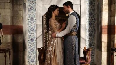 'Muhteşem Yüzyıl Kösem'i Beren Saat de kurtaramadı