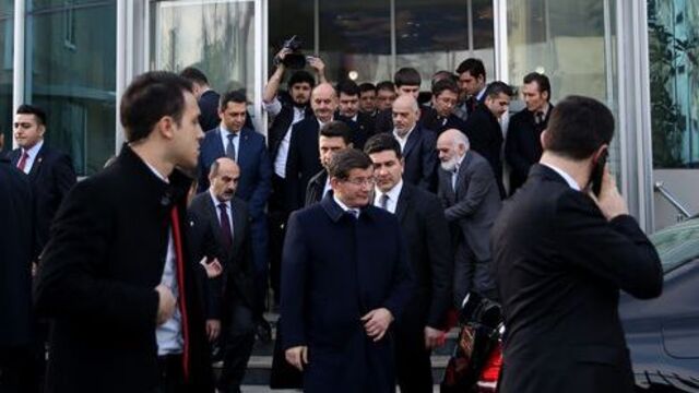 Başbakan Davutoğlu'ndan taziye ziyareti