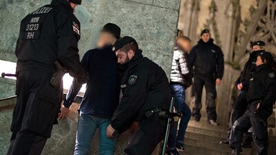 Avrupa'da sapık göçmen alarmı!