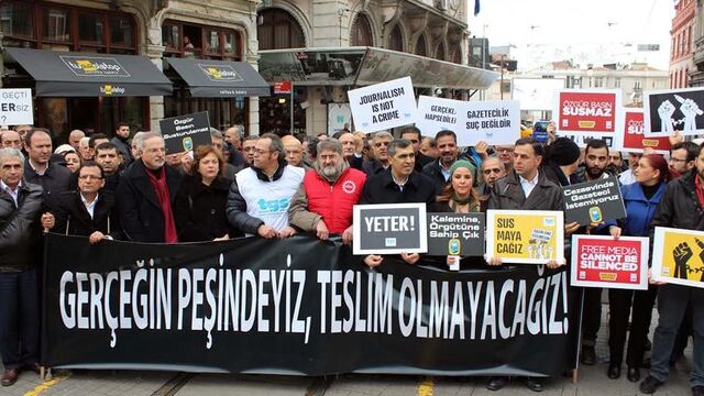 Gazetecilerden, 'Gazeteciler Gününü Kutlamıyoruz' eylemi!