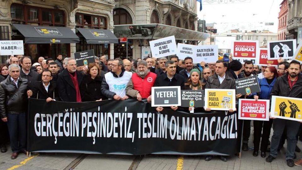 Gazetecilerden, 'Gazeteciler Gününü Kutlamıyoruz' eylemi!