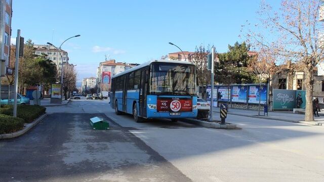 Önlerine tabut düştü!
