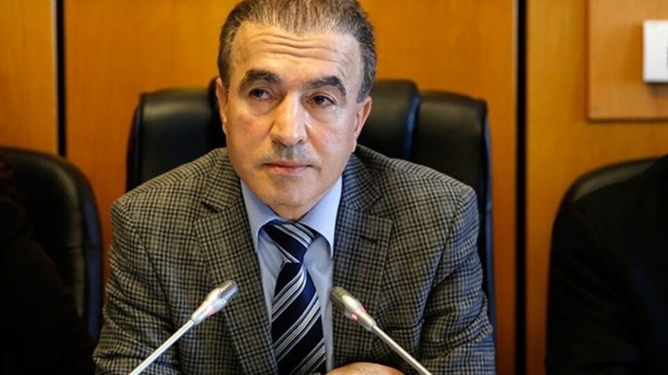 AK Partili vekillere devamsızlık uyarısı