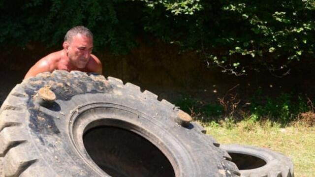 57 yaşında 300 kilo kaldırıyor!