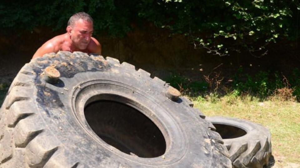 57 yaşında 300 kilo kaldırıyor!