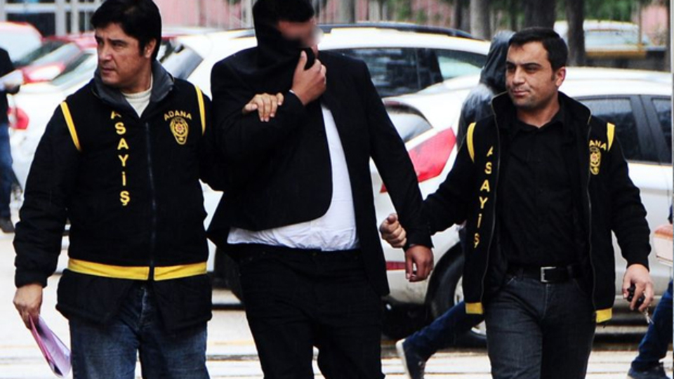 Türkiye'de bir ilk! Adana'da jigolo operasyonu