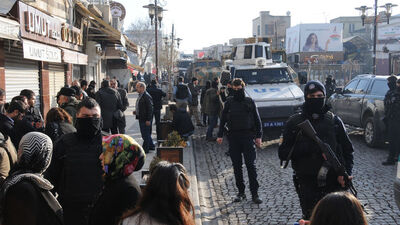 Sur'da 2 saatlik ara verildi, çatışma yüzünden cenazeler alınamadı