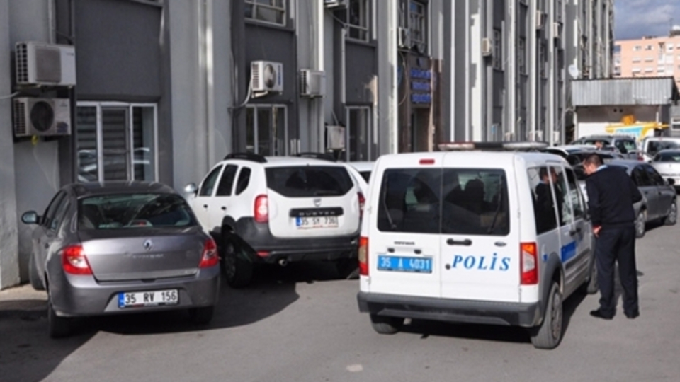 İzmir'de telefon dolandırıcılarına operasyon: 110 gözaltı!