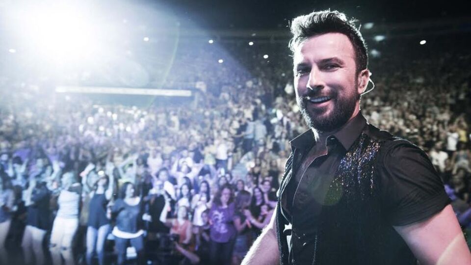 Tarkan'la aşkından ilk kare!