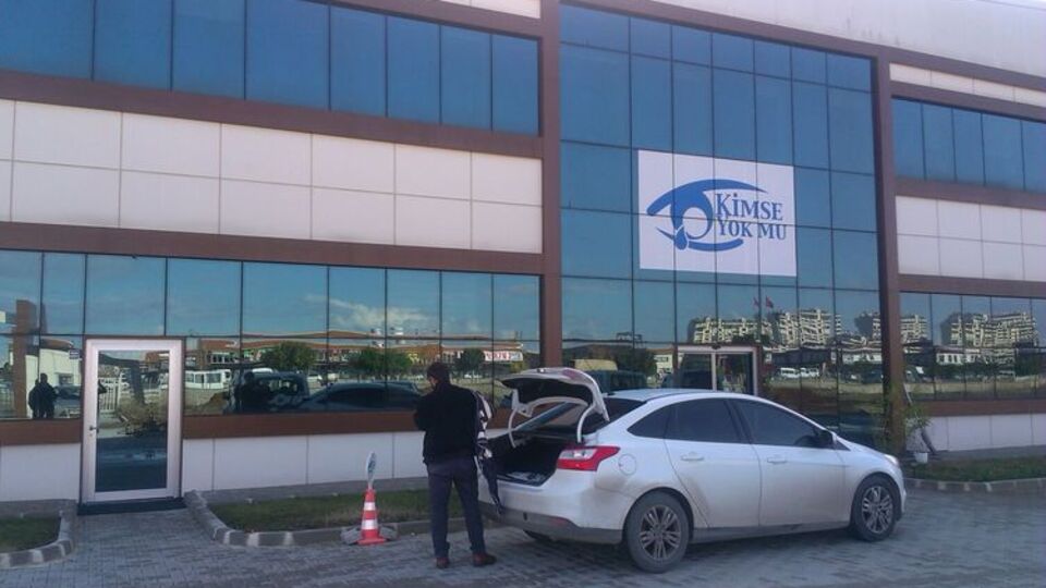 Kimse Yok Mu Derneği'ne polis baskını