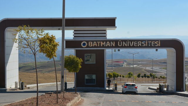 Batman Üniversitesi'nde 5 akademisyene soruşturma