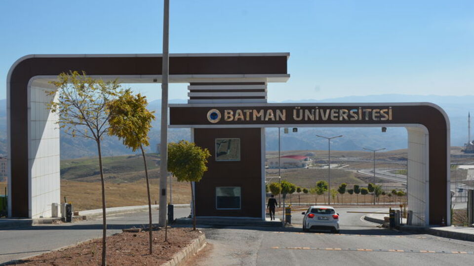 Batman Üniversitesi'nde 5 akademisyene soruşturma