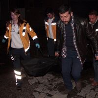 Kendisini kaçırmaya çalışan adamı öldürdü
