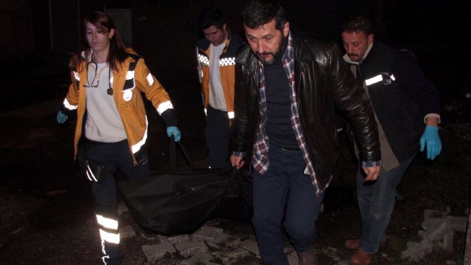 Kendisini kaçırmaya çalışan adamı öldürdü