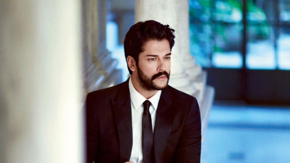 Burak Özçivit kimdir?