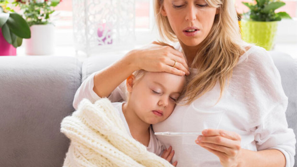 Çocuğunuz ateşliyken uyuyorsa...