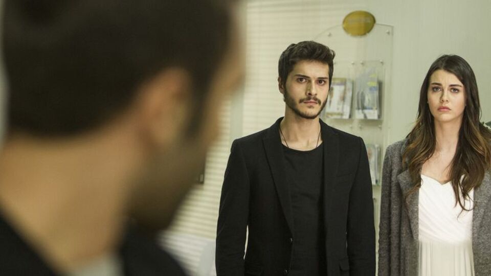 Acı Aşk 5.bölümüyle çok konuşulacak!