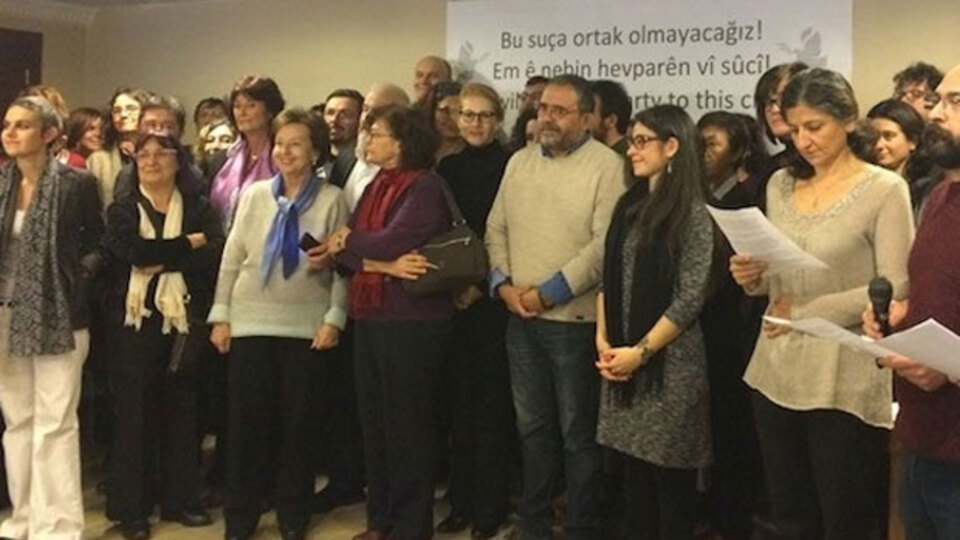 Bildiri tartışması sürüyor