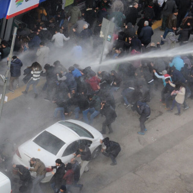 Diyarbakır'da Sur eylemine polis müdahalesi