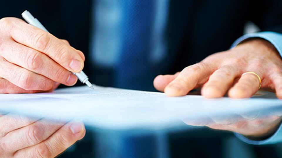 Binlerce çift, yetim maaşını almak için bunu yapmış!