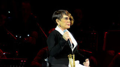 Kanat'ı gördü duygulandı