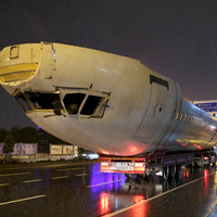 Dikkat! Karayolunda uçak var