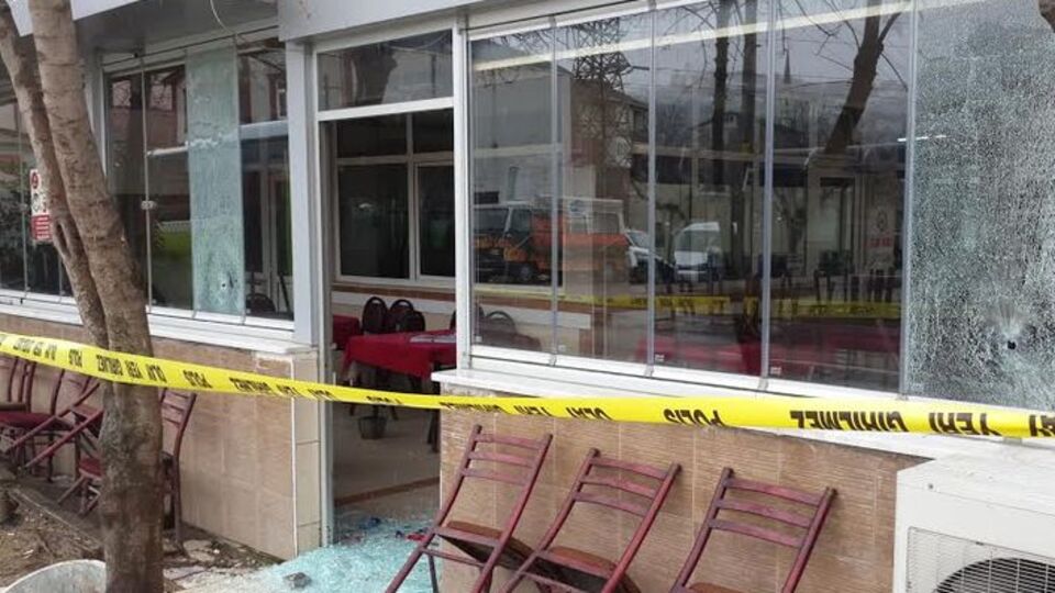 Kahvehanede çıkan "pahalı çay" kavgasında kan aktı!