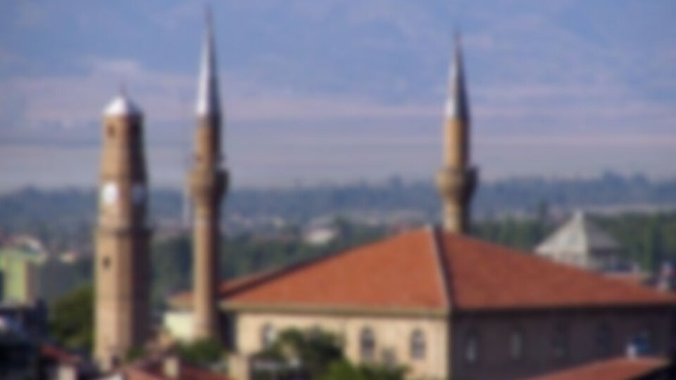 Yanlış sela ilçeyi karıştırdı!