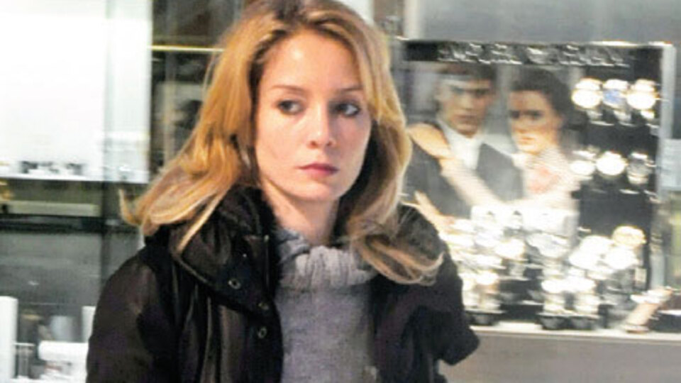 Azur'u uyutup alışverişe çıktı