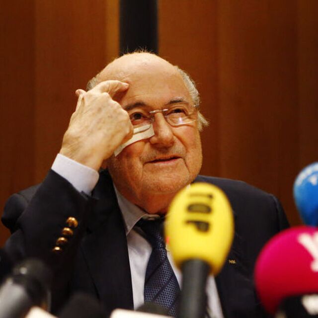 Blatter hala maaş alıyor!