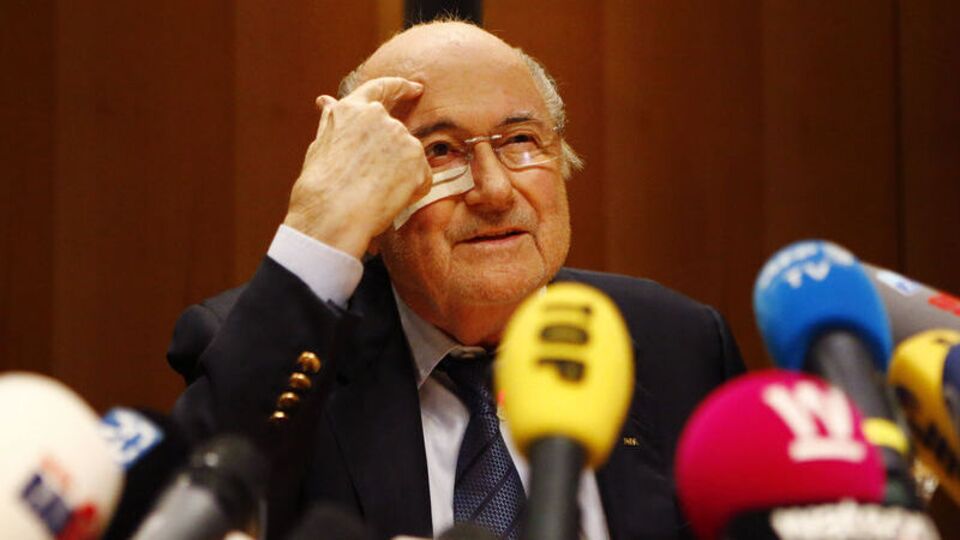 Blatter hala maaş alıyor!