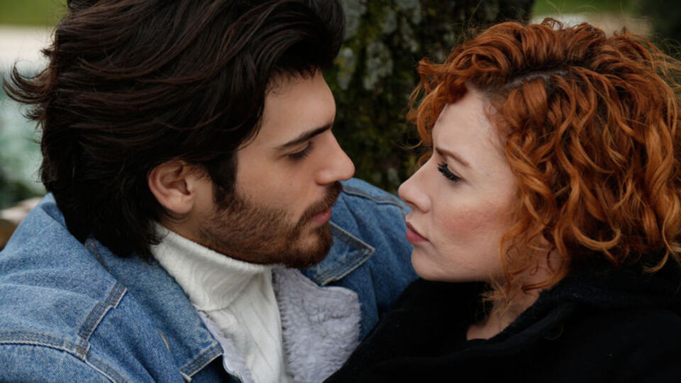 Defne, Yalın'ın evlilik teklifine ne cevap verecek?