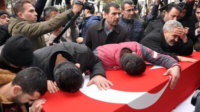 "Burada yatan şehit Kürt oğlu Kürttür"