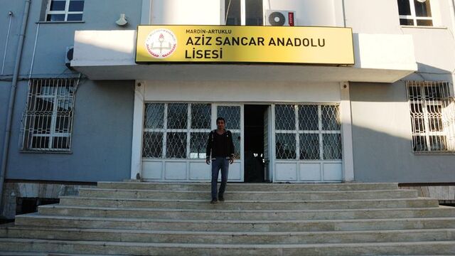 Aziz Sancar'ın adı okuduğu liseye verildi