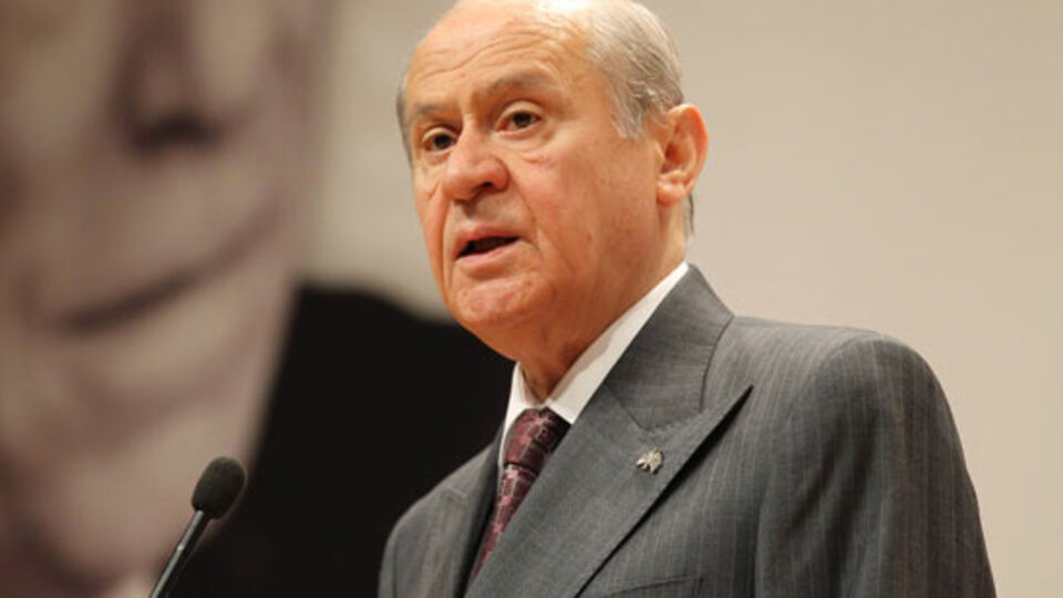 Bahçeli Kamer Genç'in eşine taziyelerini iletti