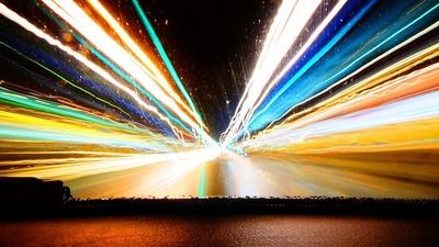 CERN bu kez ışık hızını aştı!