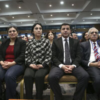 Genel başkanlar değişmedi