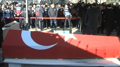 Kamer Genç için cemevinde tören