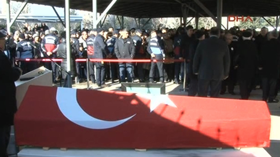 Kamer Genç için cemevinde tören