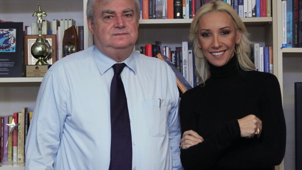 "Akademikler fazla siyasi"