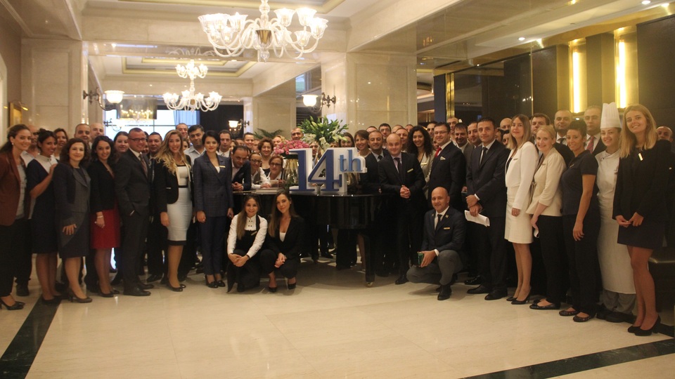 The Ritz-Carlton birinci sırada