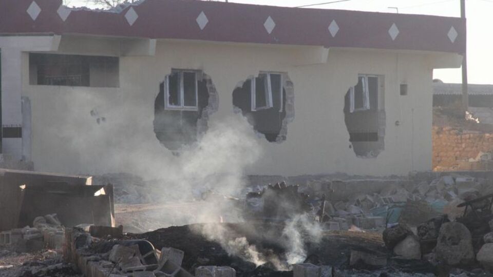 Kadınlar 20 evi ateşe verdi!