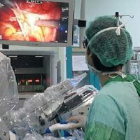 Robot yaptı, doktorlar izledi!