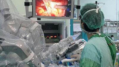 Robot yaptı, doktorlar izledi!