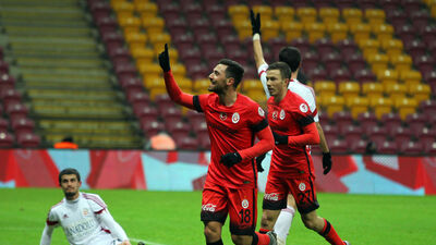 Sinan Gümüş parlıyor!